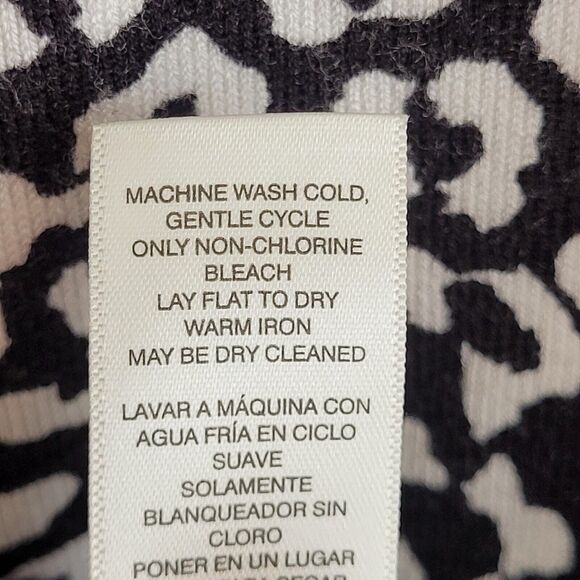 Chicos Womens Lightweight Sweater Size XL Graphic Black White Leopard Boat Neck - Picture 6 of 9